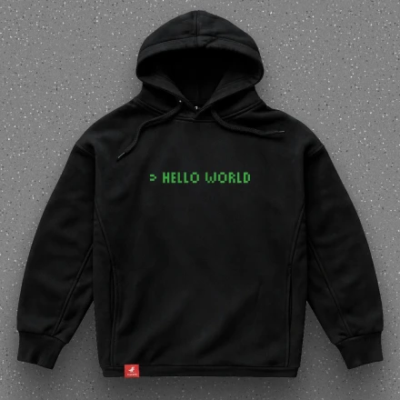 Чорна худи з фразою «Hello World», перші слова айтішника