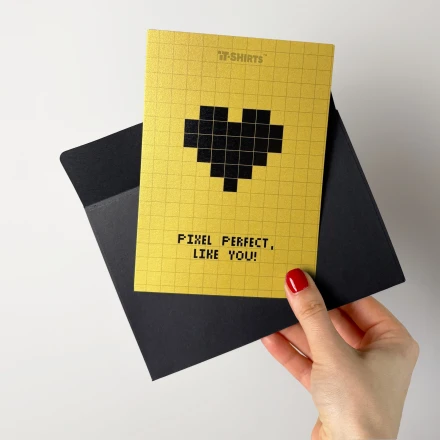 Листівка айтішника «Pixel perfect, like you», у чорному конверті 2